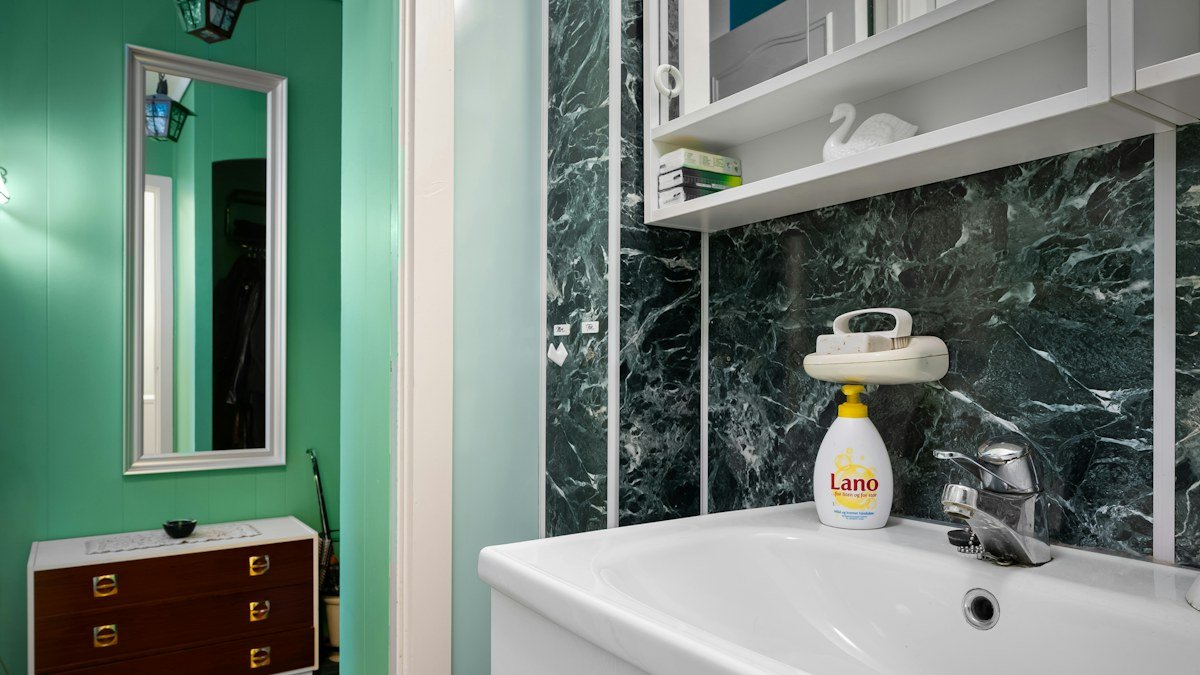 Small Bathroom Solutions